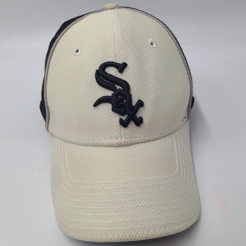 Chicago White Sox Hat Fitted (Seems M-L) New Era 39Thirty Cream Black MLB Men‎